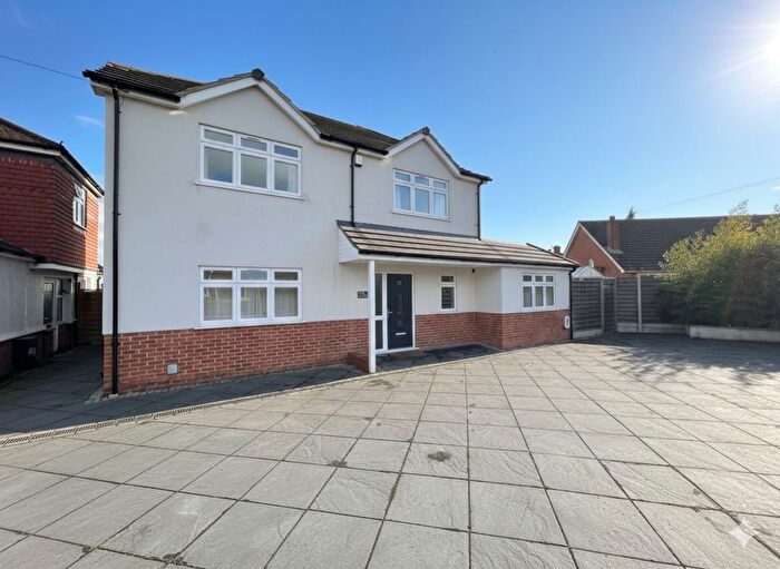 4 Bedroom Detached House To Rent In Long Lane, Bexleyheath, Kent, DA7