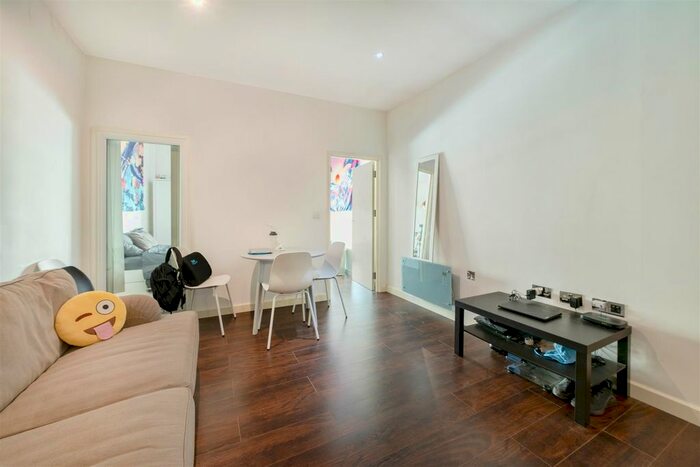 1 Bedroom Flat To Rent In North End Road, London, SW6
