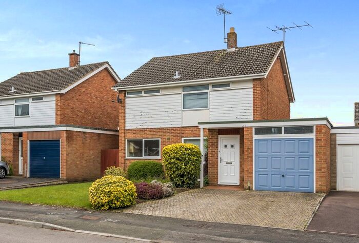 3 Bedroom Detached House To Rent In Parkland Road, Cheltenham, Gloucestershire, GL53