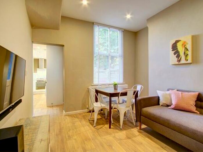 4 Bedroom Terraced House To Rent In Forest Grove, Nottingham, NG1