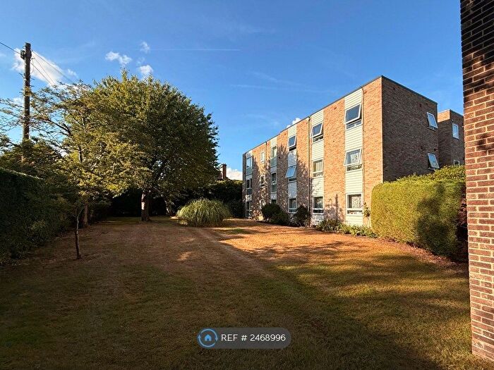 2 Bedroom Flat To Rent In Woodstock Court, Kingston Upon Thames, KT1