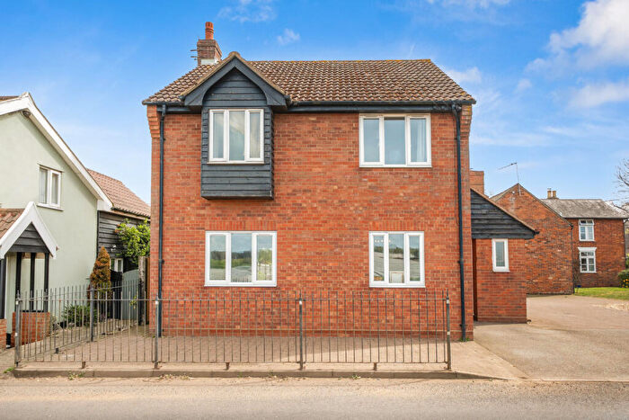 3 Bedroom Detached House For Sale In The Street, Woodbridge, IP12