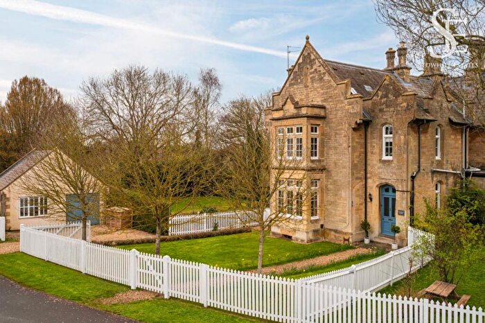 5 Bedroom Semi Detached House For Sale In Station Yard, Steventon, OX13