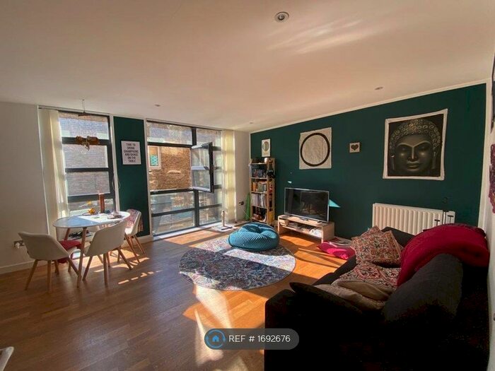 1 Bedroom Flat To Rent In Silesia Building, London, E8