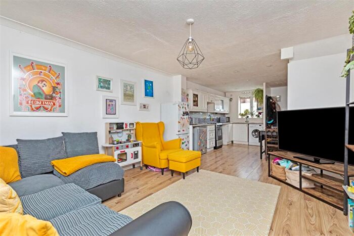 2 Bedroom Terraced House To Rent In Twineham Close, BN2