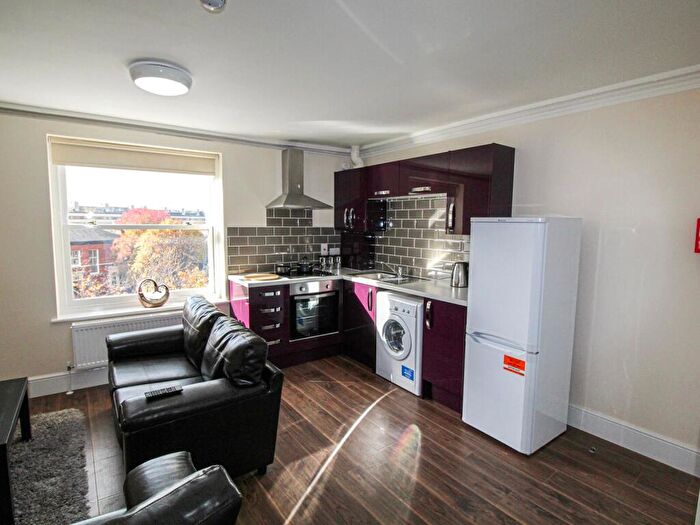 1 Bedroom Apartment To Rent In Apt, Blenheim Terrace #, LS2