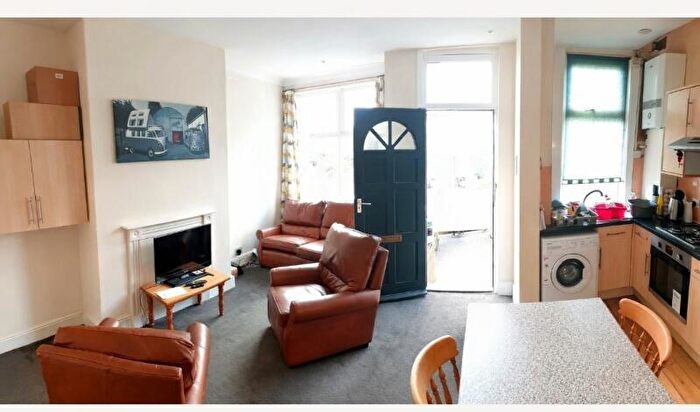 3 Bedroom Terraced House To Rent In Beechwood Terrace, Burley, Leeds, LS4