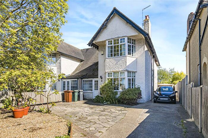 3 Bedroom Semi-Detached House For Sale In Shepherds Lane, West Dartford, Kent, DA1