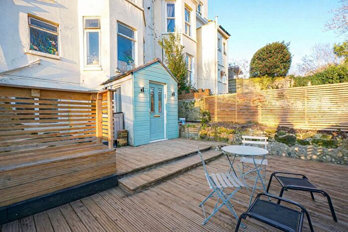 1 Bedroom Flat For Sale In Quarry Crescent, Hastings, TN34