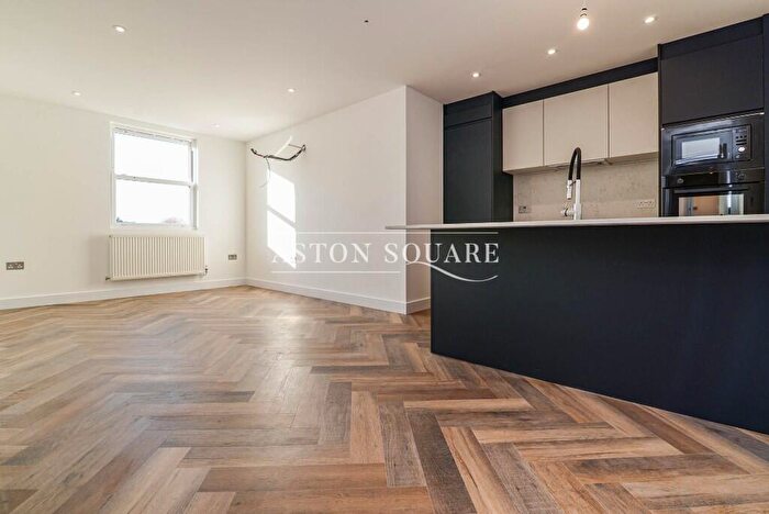 2 Bedroom Flat To Rent In Brent Street, London, NW4