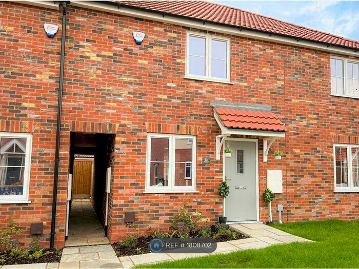 3 Bedroom Terraced House To Rent In Blackbird Close, Grimsby, DN37