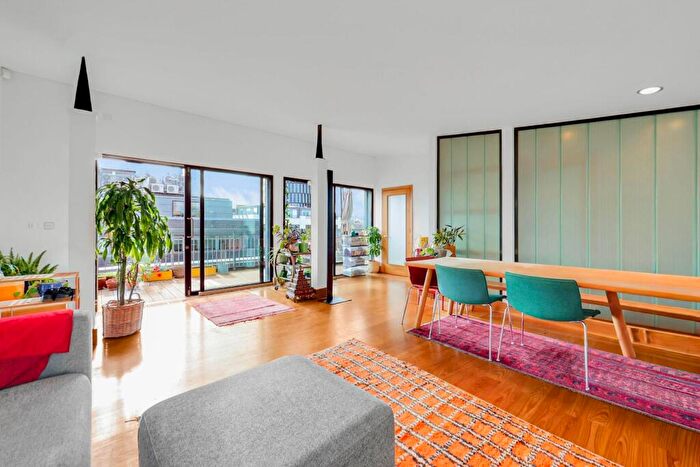 1 Bedroom Penthouse To Rent In Hoxton Square, Shoreditch, N1