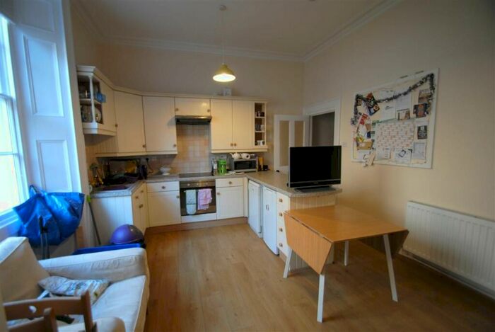 4 Bedroom Apartment To Rent In Southleigh Road, Bristol, BS8