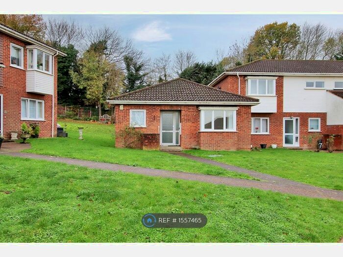 1 Bedroom Bungalow To Rent In St. Georges Square, Longfield, DA3