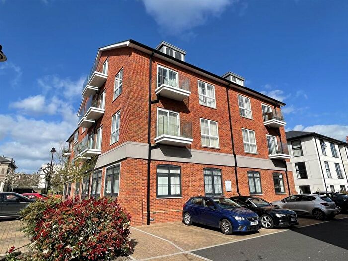 2 Bedroom Retirement Property For Sale In Fountain Way, Salisbury, SP2