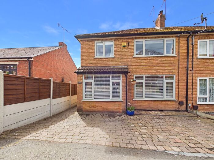 3 Bedroom Semi Detached House For Sale In Beach Road, Stourport On Severn, DY13