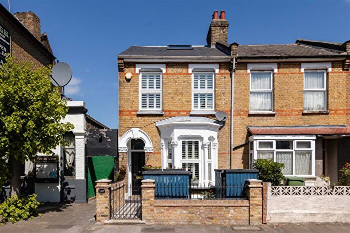 4 Bedroom End Of Terrace House For Sale In Godwin Road, Forest Gate, E7