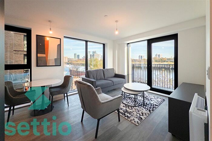 1 Bedroom Apartment To Rent In Berkeley Square, M5