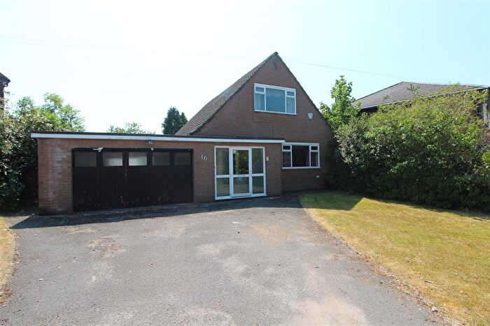 3 Bedroom Detached House For Sale In Old Hall Road, Whitefield, M45