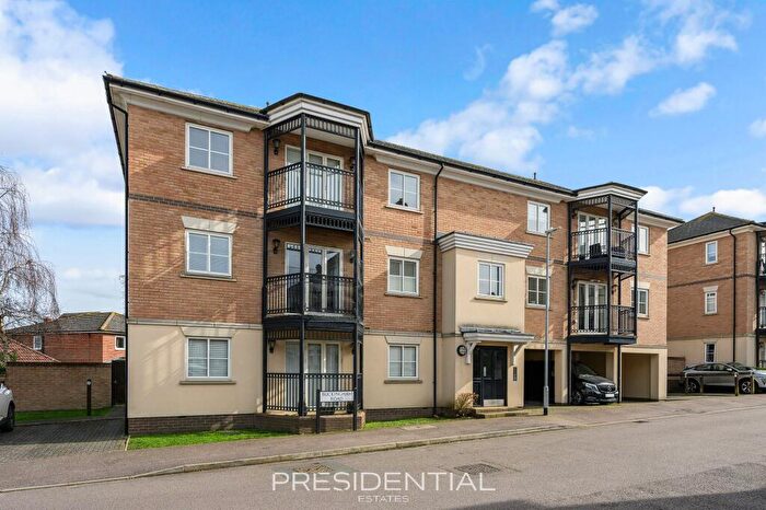 2 Bedroom Flat For Sale In Buckingham Road, Epping, CM16