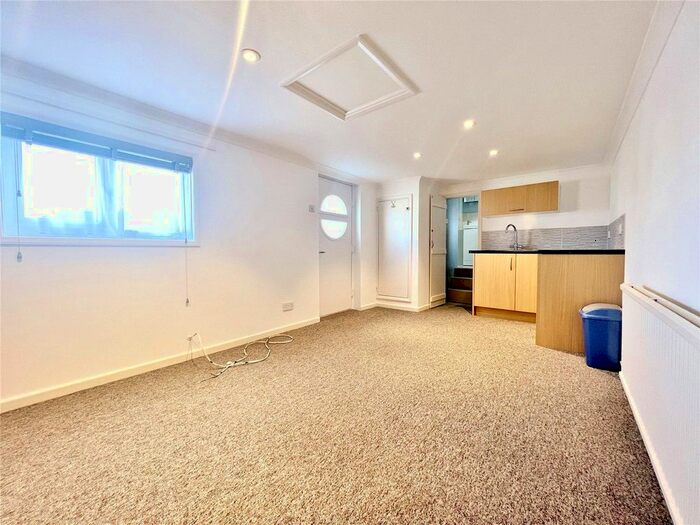 Cottage To Rent In Harbour Road, Bognor Regis, West Sussex, PO21