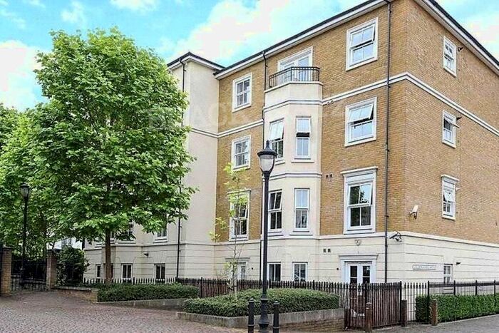 3 Bedroom Flat To Rent In Caledonian Square, London, NW1