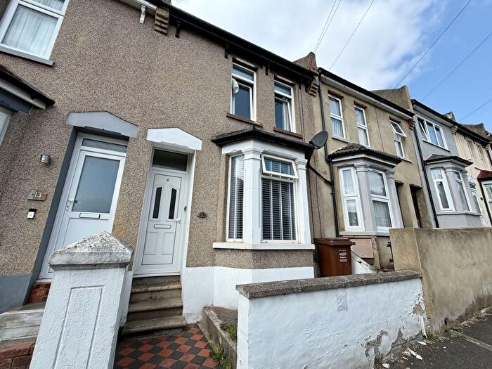 3 Bedroom Terraced House To Rent In Kitchener Road, Rochester, ME2