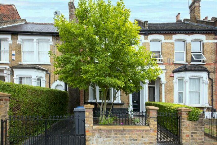4 Bedroom End Of Terrace House To Rent In Melville Road, Walthamstow, London, E17