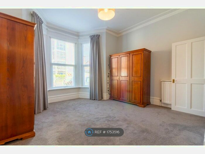 1 Bedroom Flat To Rent In Worple Road, Wimbledon, SW19