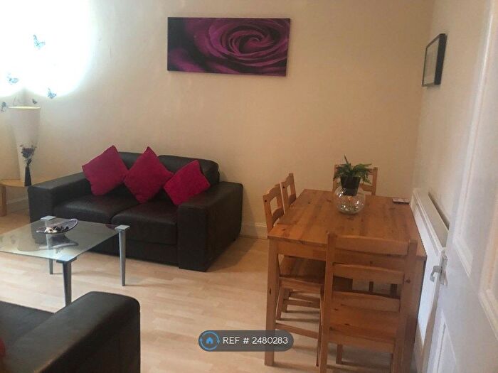 2 Bedroom Flat To Rent In Dalry Rd, Edinburgh, EH11
