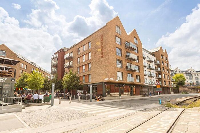 2 Bedroom Apartment To Rent In Gaol Ferry Steps, Bristol, BS1