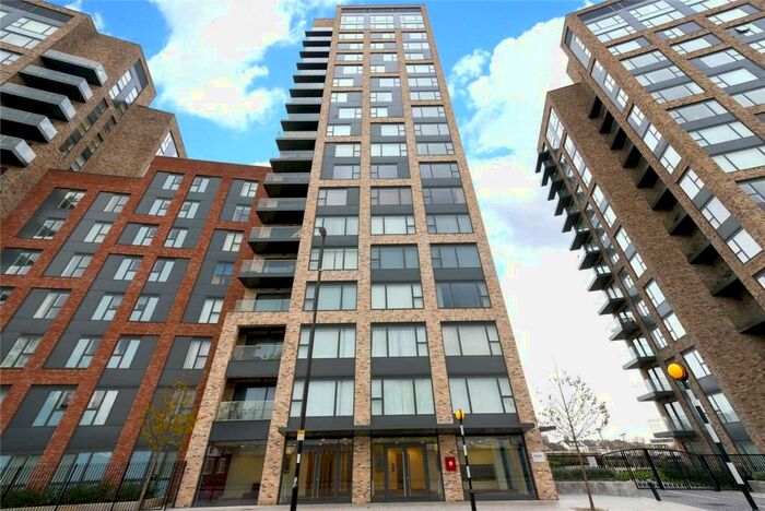 3 Bedroom Apartment To Rent In Cherry Orchard Road, Croydon, CR0