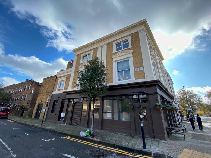 Studio To Rent In Barnsbury Road, Angel / Islington, N1