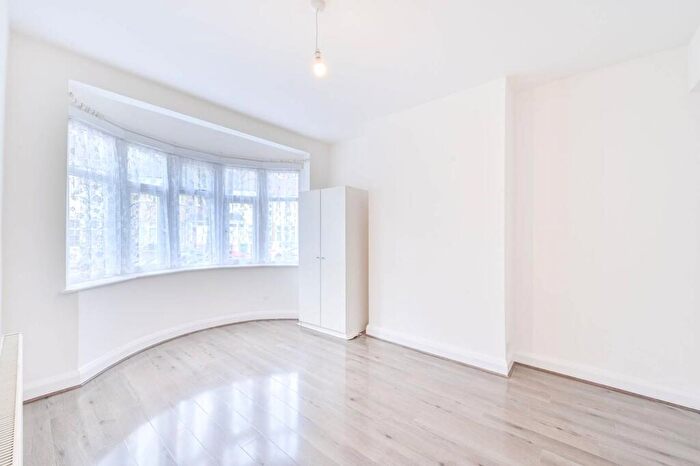 4 Bedroom House To Rent In Sanderstead Road, Leyton, London, E10