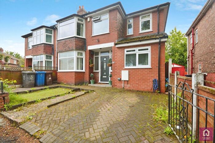 4 Bedroom Semi-Detached House For Sale In Cedar Avenue, Whitefield, Manchester, Greater Manchester, M45