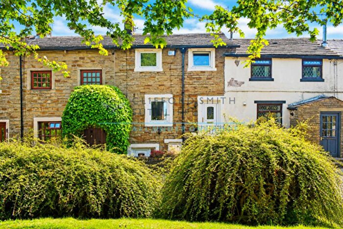 2 Bedroom Cottage For Sale In Halifax Road, Briercliffe, Burnley, BB10