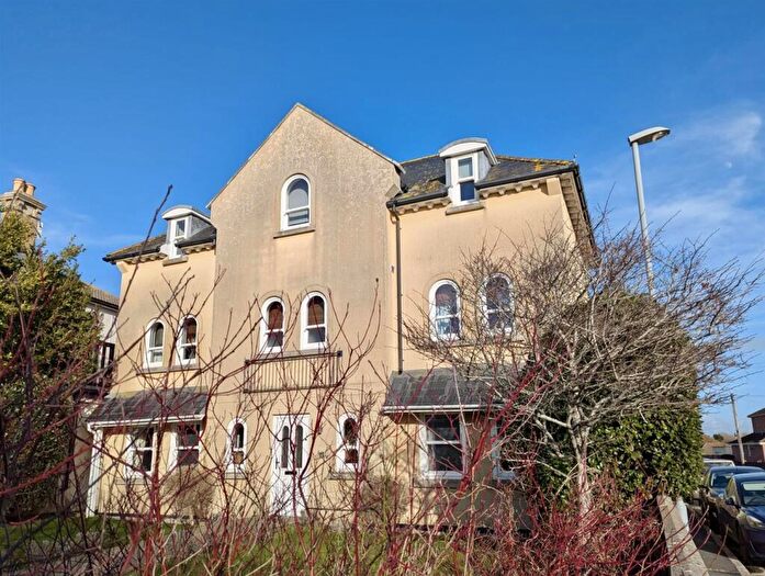 2 Bedroom Apartment For Sale In Dorchester Road, Weymouth, DT4