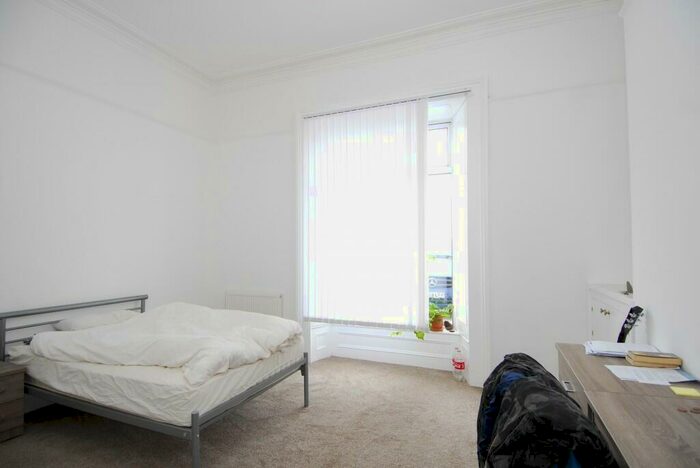 2 Bedroom Apartment To Rent In North Road East, F1