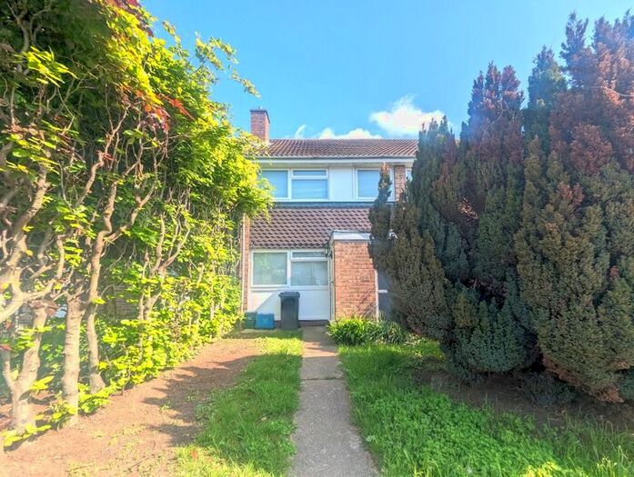 3 Bedroom Terraced House To Rent In Rectory Grove, Hampton, TW12