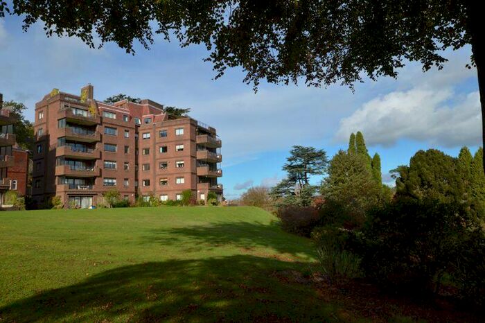 3 Bedroom Apartment For Sale In Lythe Hill Park, Haslemere Superb Uninterrupted Views, GU27
