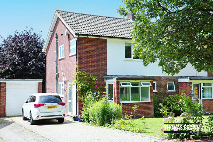 3 Bedroom Semi-Detached House For Sale In Crown Close, Orpington, BR6