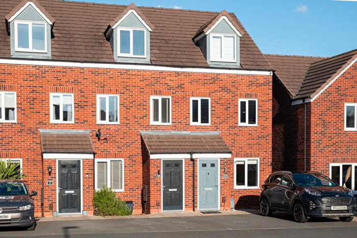 3 Bedroom Town House For Sale In Peacock Gardens, East Leake, LE12