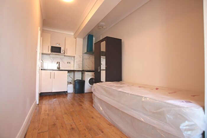 Studio To Rent In Fleetwood Road, London, NW10