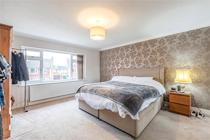 4 Bedroom Detached House For Sale In Spence Avenue, Byfleet, West Byfleet, Surrey, KT14