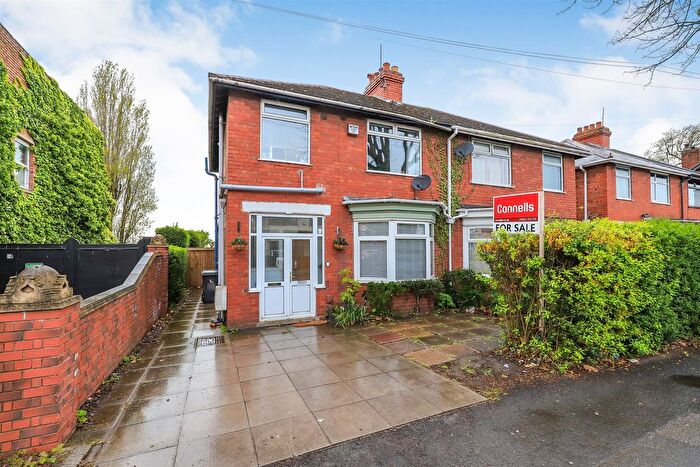 3 Bedroom Semi Detached House For Sale In Bushbury Road, Fallings Park, Wolverhampton, WV10