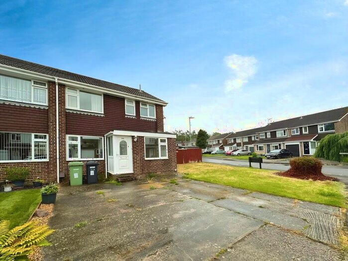 3 Bedroom Semi-Detached House To Rent In Itchen Avenue, Bishopstoke, SO50