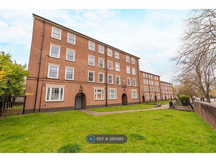 2 Bedroom Flat To Rent In Islington, Islington, London, N7