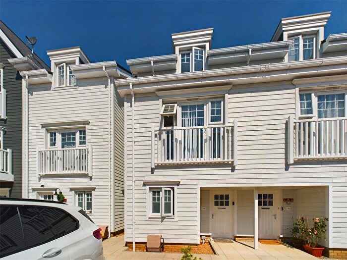 4 Bedroom Semi-Detached House To Rent In Vermont Street, Reading, Berkshire, RG2