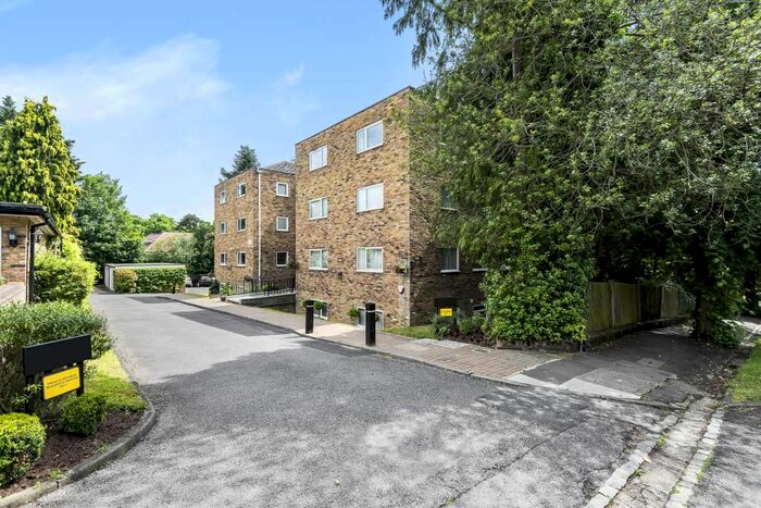 2 Bedroom Flat To Rent In Murray Road, Northwood, HA6
