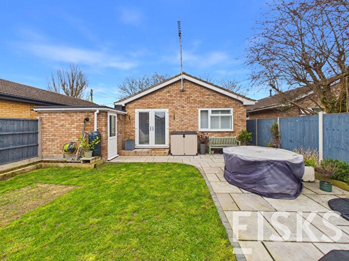 2 Bedroom Detached Bungalow For Sale In Goirle Avenue, Canvey Island, SS8